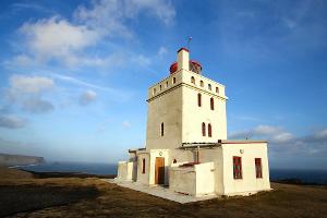 Island: Nachts im Leuchtturm