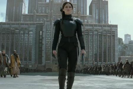 Katniss (Jennifer Lawrence) hat eine Armee von Rebellen im Rücken