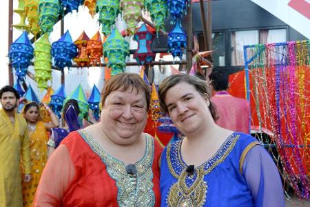 Irene und Tochter Beate (r.) machen Indien unsicher Irene und Tochter Beate (r.) machen Indien unsicher