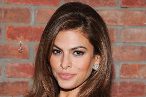 Eva Mendes kämpft nicht gegen das Altern