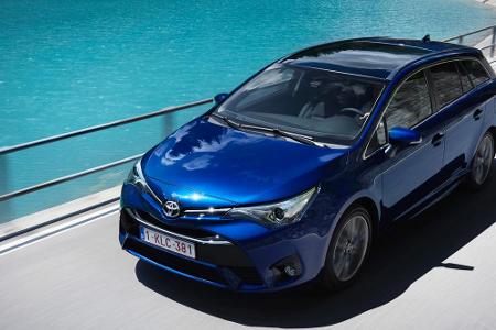 Neuer Toyota Avensis: Schärfere Linien, große Lufteinlässe