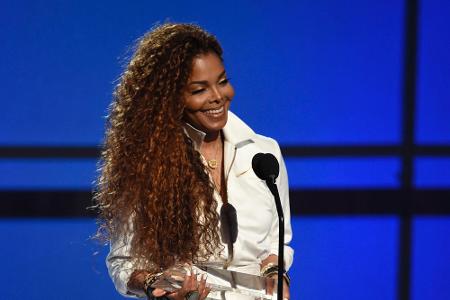 Janet Jackson freut sich über ihren Award Janet Jackson freut sich über ihren Award