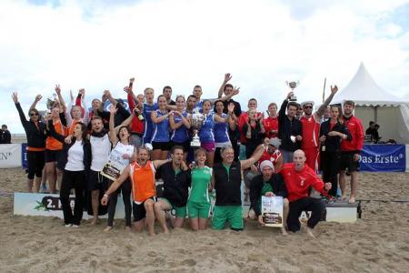 ...Beach-Volleyball-Turnier. Wer einen letzten Blick in das Leben der Familie Lahnstein und Co werfen möchte, sollte das heu...
