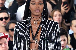Naomi Campbell: Heißer Laufsteg-Auftritt im Bikini