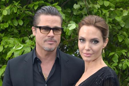 Brad Pitt und Angelina Jolie erhielten eine königliche Einladung Brad Pitt und Angelina Jolie erhielten eine königliche Einladung