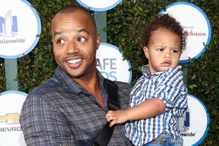 Donald Faison kann trotz schlechter Laune von Söhnchen Rocco lachen Donald Faison kann trotz schlechter Laune von Söhnchen Rocco lachen