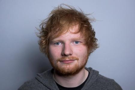 Ed Sheeran hat nun die Lizenz zum Autofahren Ed Sheeran hat nun die Lizenz zum Autofahren