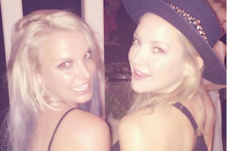 Zwei, die Spaß haben: Britney Spears und Kate Hudson Zwei, die Spaß haben: Britney Spears und Kate Hudson