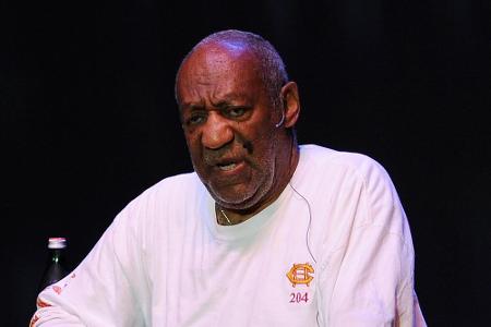 Bill Cosby wird seit Monaten mit schlimmen Missbrauchsvorwürfen konfrontiert Bill Cosby wird seit Monaten mit schlimmen Missbrauchsvorwürfen konfrontiert