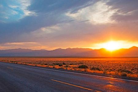 Der Highway 50 gehört zu den 80.000 Kilometern asphaltierter Straßen in Nevada