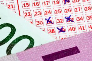 Schon 1000 Euro Lottogewinn machen Deutsche glücklich