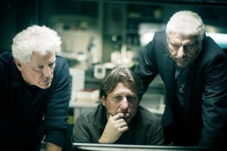 Kommissar Ivo Batic (Miroslav Nemec), Carlo Menzinger (Michael Fitz) und Kommissar Franz Leitmayr (Udo Wachtveitl) Kommissar Ivo Batic (Miroslav Nemec), Carlo Menzinger (Michael Fitz) und Kommissar Franz Leitmayr (Udo Wachtveitl)