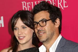 Zooey Deschanel und ihr Ehemann Jacob Pechenik verrieten den Namen ihrer Tochter auf der Premiere von "Rock the Kasbah" In N...