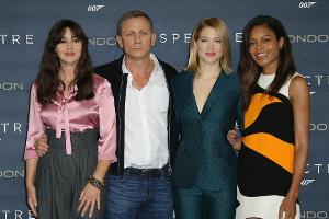 James Bond und seine Frauen: Monica Bellucci, Daniel Craig, Lea Seydoux und Naomie Harris (v.l.)