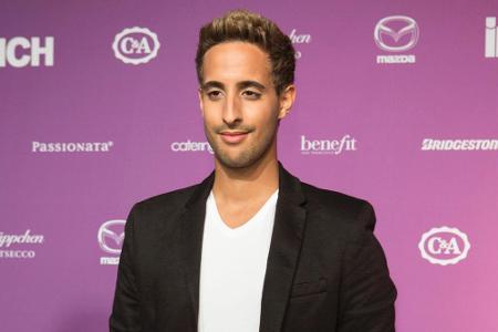 Sami Slimani gewann für seine Arbeit als Internet-Blogger den InTouch Award als Sami Slimani gewann für seine Arbeit als Internet-Blogger den InTouch Award als