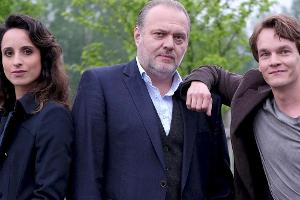 "Der Alte": Hauptkommissar Richard Voss (Jan-Gregor Kremp, m.), begrüßt seine neuen Kollegen Tom Kupfer (Ludwig Blochberger,...