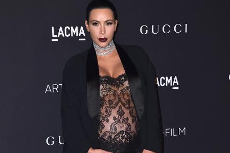 Kim Kardashian soll für die Zeit nach der Geburt schon einige Schönheitseingriffe geplant haben Kim Kardashian soll für die Zeit nach der Geburt schon einige Schönheitseingriffe geplant haben