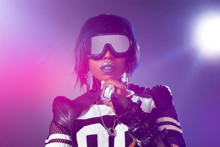 Futuristische Outfits sind immer noch Missy Elliotts Markenzeichen Futuristische Outfits sind immer noch Missy Elliotts Markenzeichen