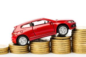 Rund 5,7 Millionen Autohalter erwägen Versicherungswechsel