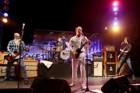 Eagles of Death Metal bei einem Auftritt im Oktober in Los Angeles Eagles of Death Metal bei einem Auftritt im Oktober in Los Angeles