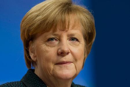 Angela Merkel lässt sich seit Jahren die Haare von Star-Friseur Udo Walz schneiden Angela Merkel lässt sich seit Jahren die Haare von Star-Friseur Udo Walz schneiden