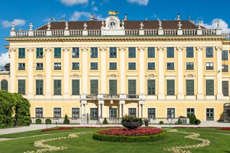 Schloss Schönbrunn - Franz Joseph (1830 - 1916), der Kaiser von Österreich, nutzte das Schloss als Sommerresidenz Schloss Schönbrunn - Franz Joseph (1830 - 1916), der Kaiser von Österreich, nutzte das Schloss als Sommerresidenz