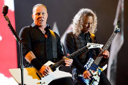 Frontmann James Hetfield (l.) und Gitarrist Kirk Hammett von Metallica Frontmann James Hetfield (l.) und Gitarrist Kirk Hammett von Metallica