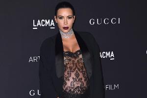 Kim Kardashian: Hochschwanger in Spitze