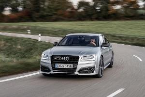 Audi S8 plus: So schnell lassen sich zwei Tonnen beschleunigen