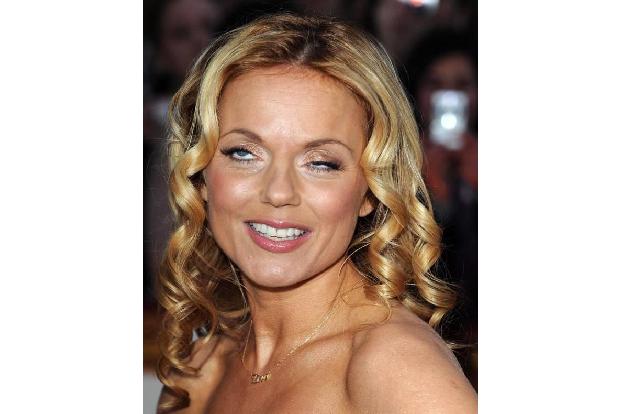 Bei Ex-Spice-Girl Geri Halliwell hingegen hängt ein Lid nach unten, was ihren Gesichtsausdruck auch nicht gerade attraktiver...
