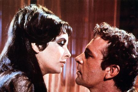 Ebenfalls an Drama kaum zu überbieten war die Liebe zwischen Liz Taylor (1932 - 2011) und Richard Burton (1925 - 1984) - hie...