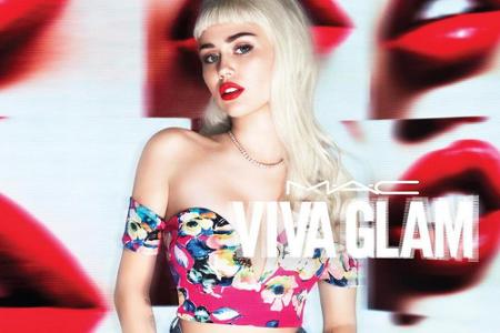 Miley Cyrus modelt für Mac