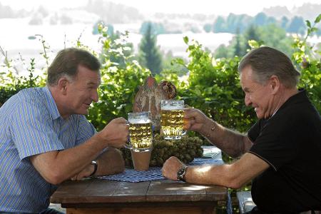 Die Ermittlungen verlangen Wendelin Winter (Fritz Wepper, r.) und Franz Brandner (Michael Lerchenberg) einiges ab. Die Ermittlungen verlangen Wendelin Winter (Fritz Wepper, r.) und Franz Brandner (Michael Lerchenberg) einiges ab.