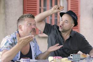 "Desaster" (16. Juli): Schauspieler Justus von Dohnányi (l.) und Kollege Jan Josef Liefers als Profi-Killer
