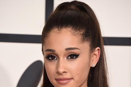 So süß und unschuldig die Sängerin auch aussieht - offenbar hat es Ariana Grande faustdick hinter den Ohren So süß und unschuldig die Sängerin auch aussieht - offenbar hat es Ariana Grande faustdick hinter den Ohren
