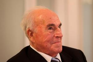 Zustand "ernst": Altkanzler Kohl weiterhin in Klinik