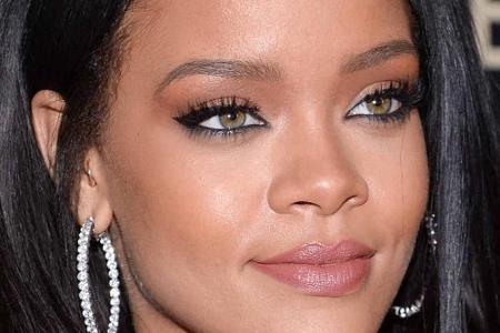 Rihanna weiß, was eine Überraschungs-Party ausmacht Rihanna weiß, was eine Überraschungs-Party ausmacht