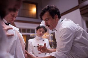 Free-TV-Premiere: US-Serie "The Knick" ab August auf ZDFneo