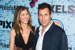Adam Sandler mit seiner Frau Jackie bei der Weltpremiere von "Pixels" in New York