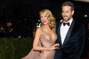Blake Lively veranstaltet Klamottenchaos im Hause Reynolds