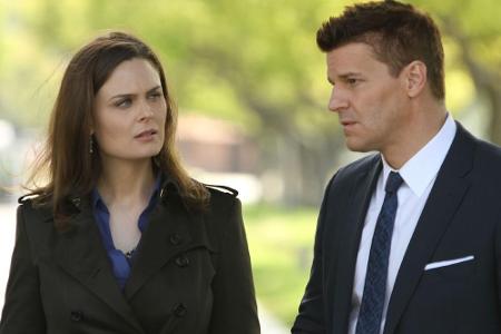 Müssen sich Brennan (Emily Deschanel) und Booth (David Boreanaz) bald mit kopflosen Reitern herumschlagen? Müssen sich Brennan (Emily Deschanel) und Booth (David Boreanaz) bald mit kopflosen Reitern herumschlagen?