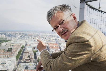 Cambridge-Historiker Prof. Christopher Clark besucht Schauplätze und Menschen in Ost und West Cambridge-Historiker Prof. Christopher Clark besucht Schauplätze und Menschen in Ost und West