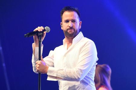 Sieht so ein Schlaganfallpatient aus? Michael Wendler bei einem Konzert am Wochenende Sieht so ein Schlaganfallpatient aus? Michael Wendler bei einem Konzert am Wochenende