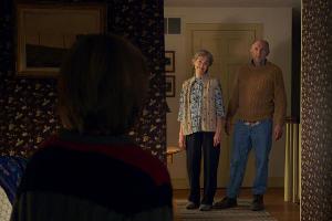 Sehen doch eigentlich gar nicht so unheimlich aus: Oma Doris (Deanna Dunagan) und Opa John (Peter McRobbie)