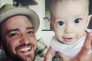 Stolzer Papa: Justin Timberlake hält Söhnchen Silas in die Kamera