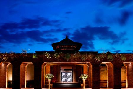 Der Eingangsbereich des neuen Luxusresorts Mandapa auf Bali