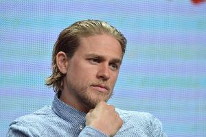 Charlie Hunnam vergoss bittere Tränen nach "Fifty Shades"-Abschied