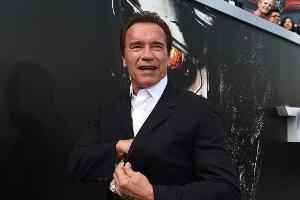 Arnie tritt in Donald Trumps Fußstapfen