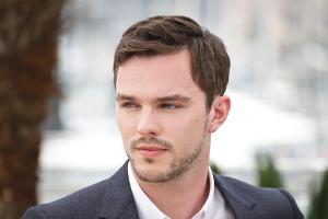 Nicholas Hoult wird zu J. D. Salinger