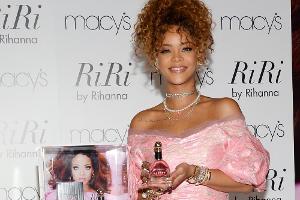 Rihanna überrascht mit schrägem Outfit